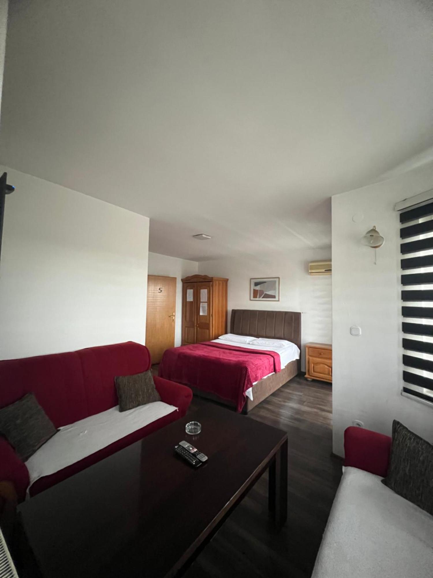 Prenociste Samir Hotel Gradacac Kültér fotó